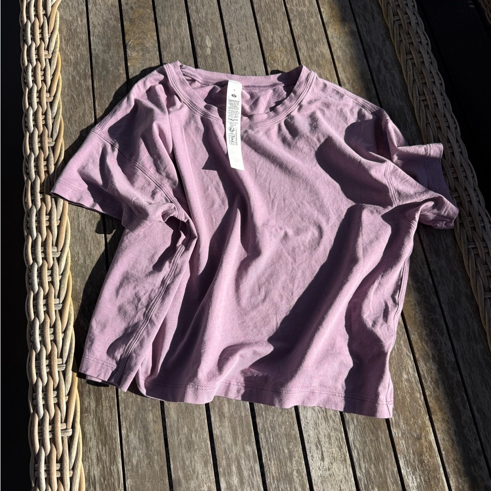 lululemon athletica *rare* size 4 Dusky Lavender Short Sleeve Crew Tee